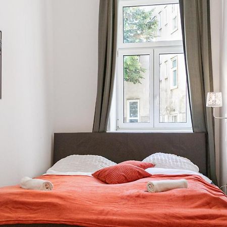 Welcoming 3Br Budget Apt. Well Connected Vienne Extérieur photo