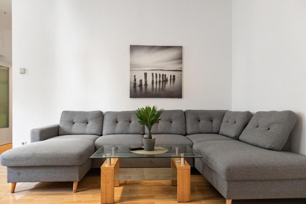 Welcoming 3Br Budget Apt. Well Connected Vienne Extérieur photo